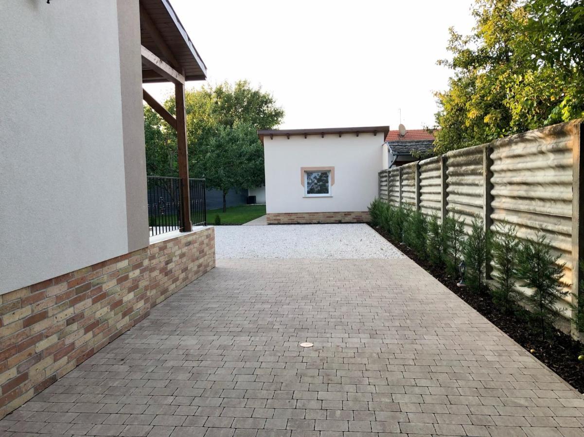 Voeroesmarty Apartmanhaz Makó 외부 사진