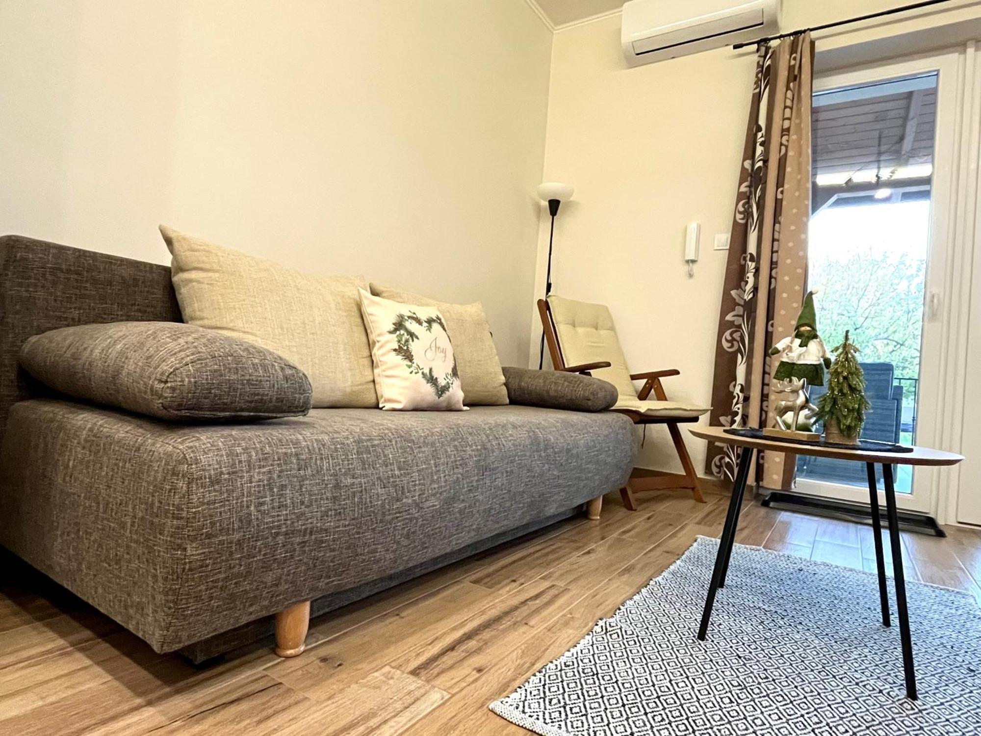 Voeroesmarty Apartmanhaz Makó 외부 사진